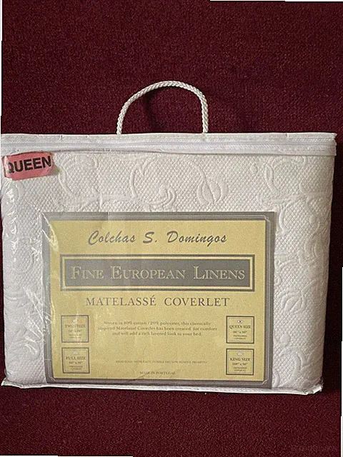 Colchas S Domingos NEW Queen Matelasse Coverlet White Scalloped Edge Paisley