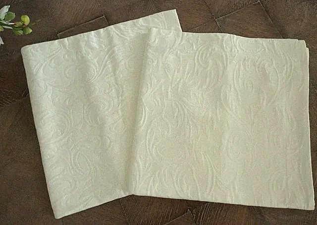 Pr Frontgate Euro Pillow Shams 29X29 White Matelasse Scroll Design NWOT Set 2