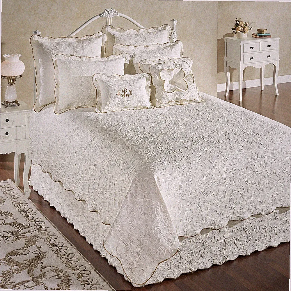 Vienna Oversized Light Cream Woven Matelasse Scroll Bedding