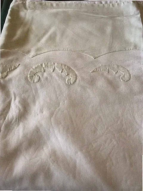 Williams Sonoma Home Italian cotton applique King top sheet & 6 std. pillowcases